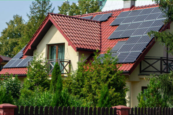 Câți metri pătrați de acoperiș sunt necesari pentru panouri fotovoltaice