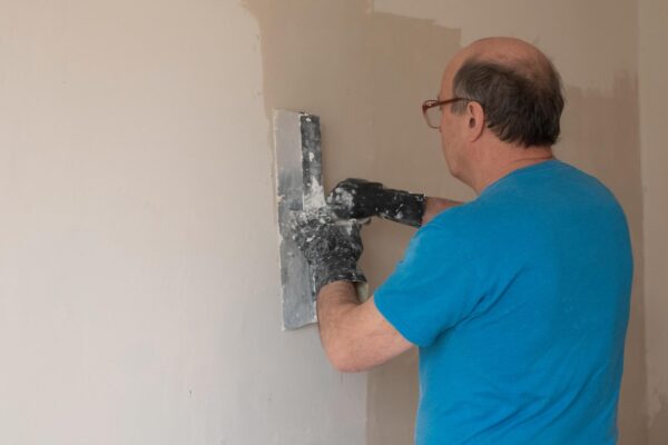 Glet de încărcare sau glet de finisaj: care este diferența și când se folosesc