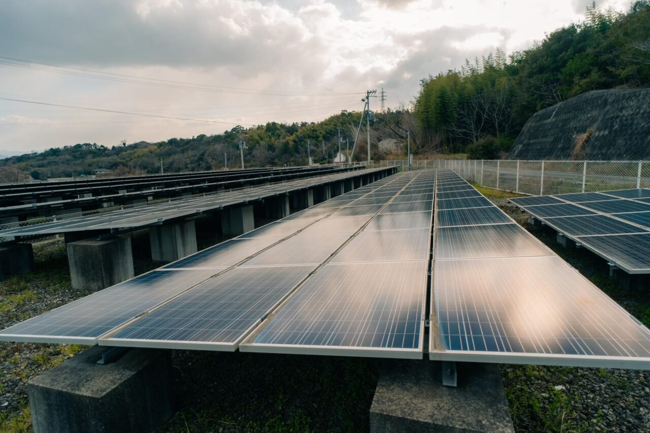 De ce produc panourile fotovoltaice mai puțin decât puterea instalată